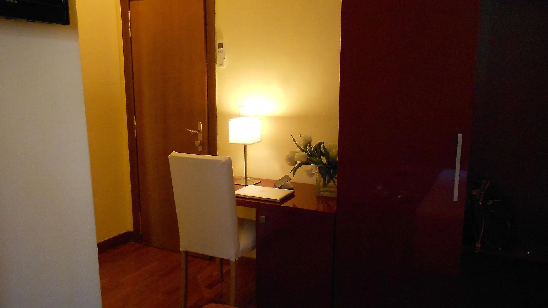 Hotel Minerva Mediolan 3*,  Włochy