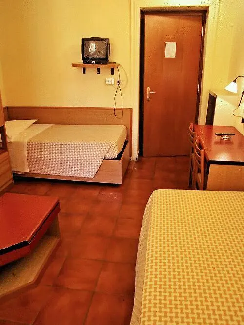 Hotel Minerva Milan 3*,